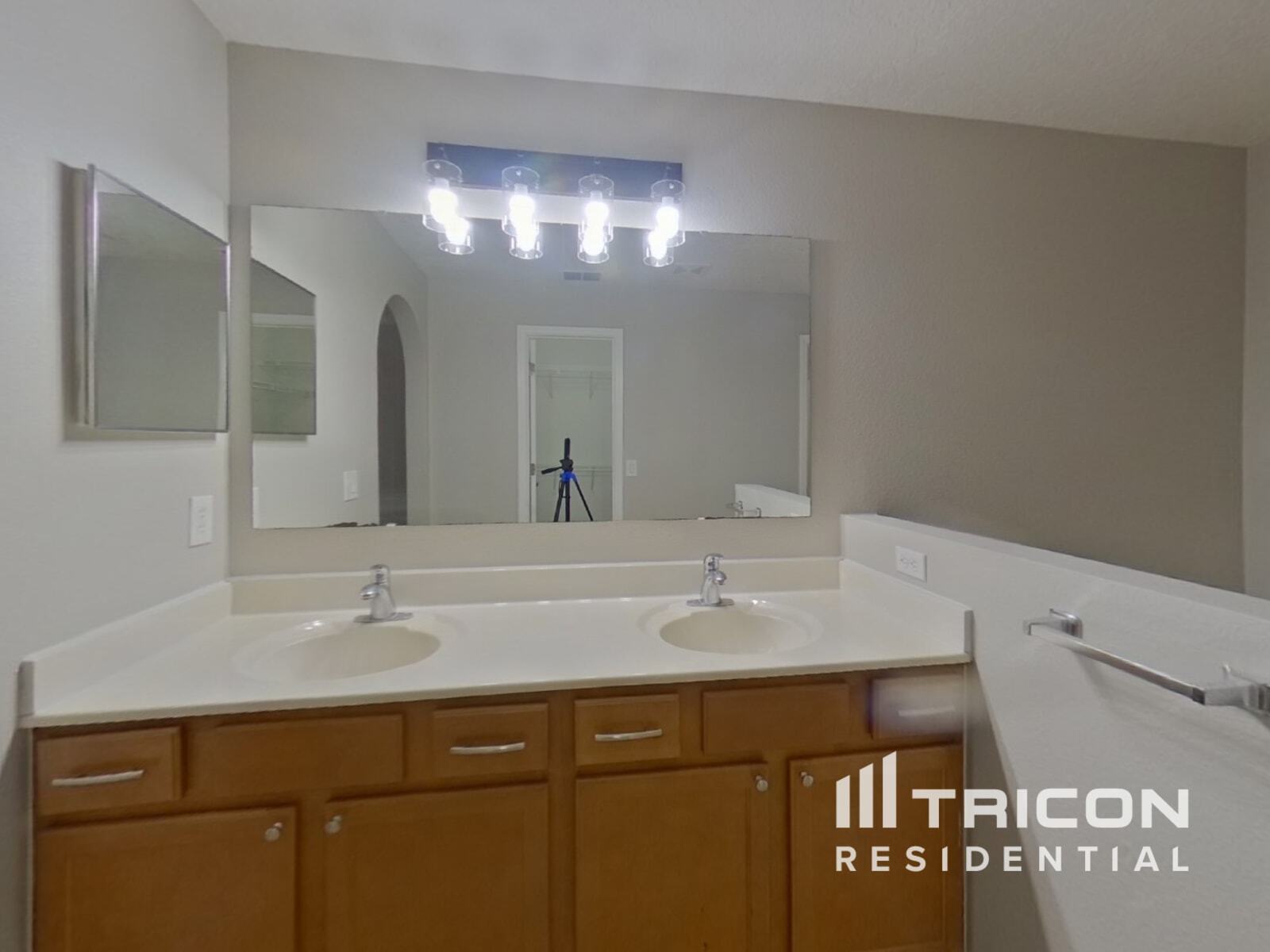 Building Photo - 407 Nuestra Pl