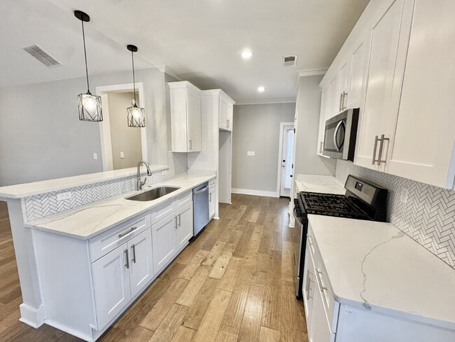 Building Photo - 441 Josephine St