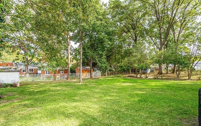Building Photo - Beautiful 4 BR/2 BA Single-Family Home in ...