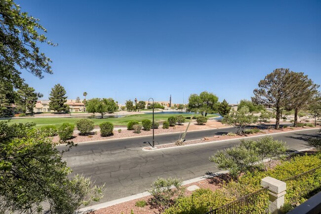 Building Photo - Discover this spacious and well-appointed 2-bedroom + office/den, 2-bath condo located in the hig...