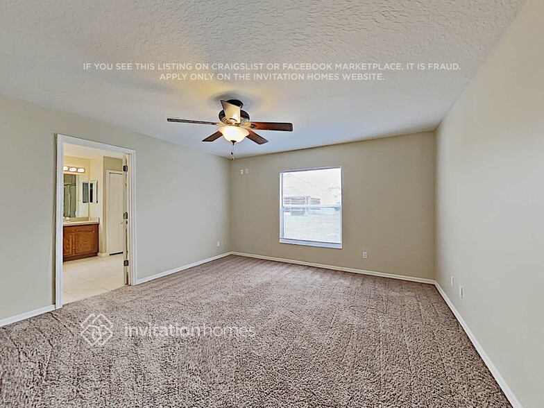 Building Photo - 1040 Lake Charles Dr