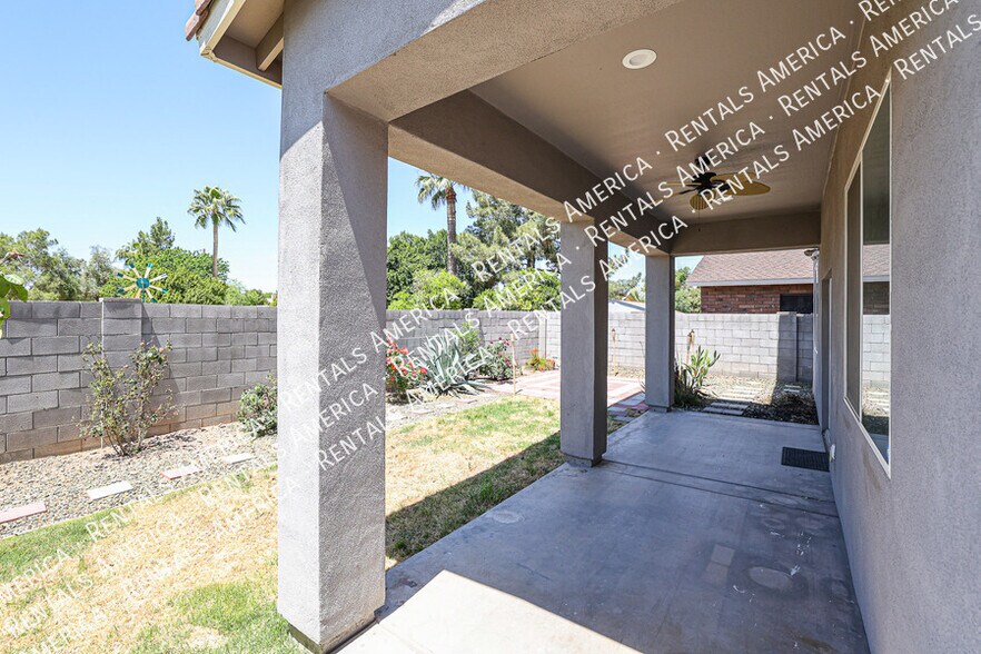 Building Photo - 11862 N 79th Dr