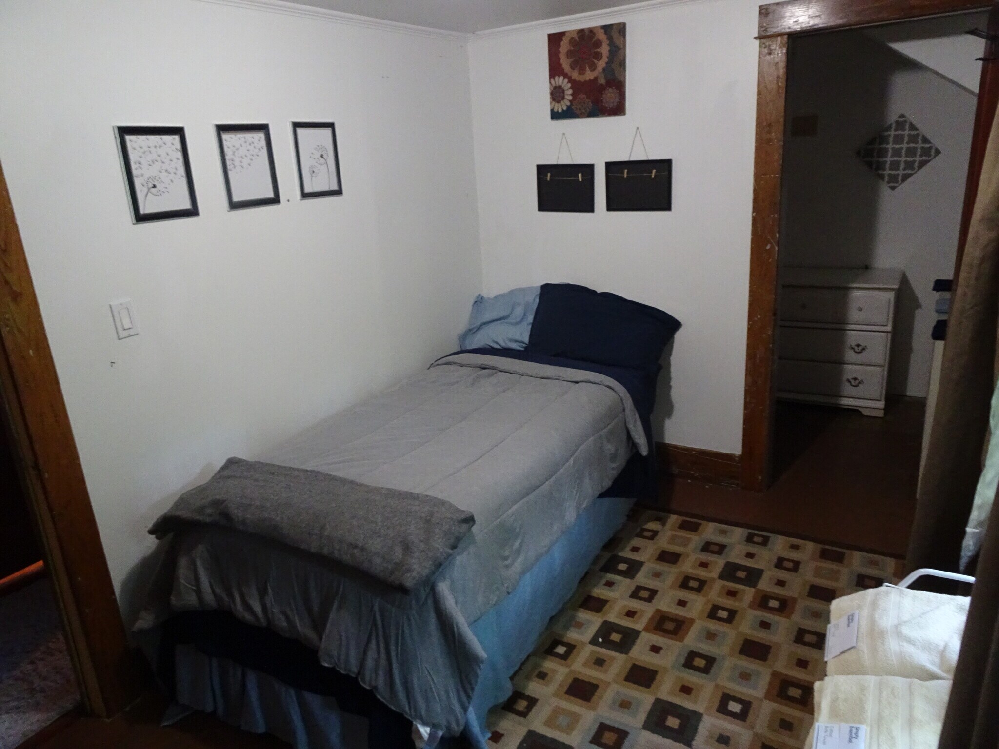 Building Photo - 718 Cliff St