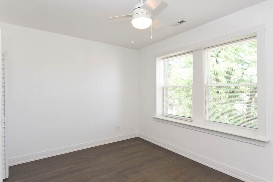 Building Photo - 3759 N Kimball Ave