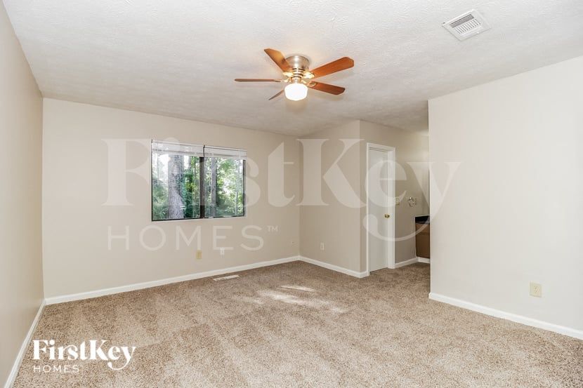 Building Photo - 5211 Scarbrough Ln