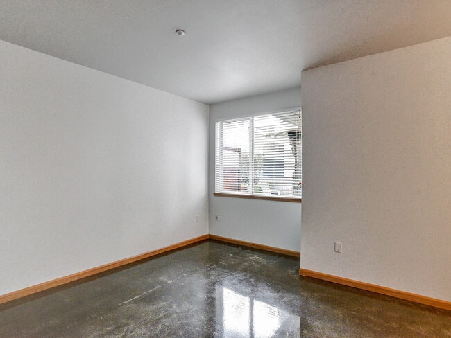 Building Photo - 1125 NW 9th Ave