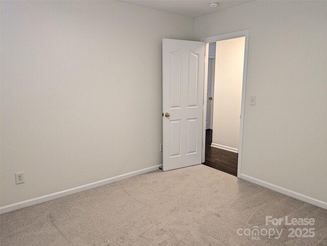 Building Photo - 134 Nevis Ln