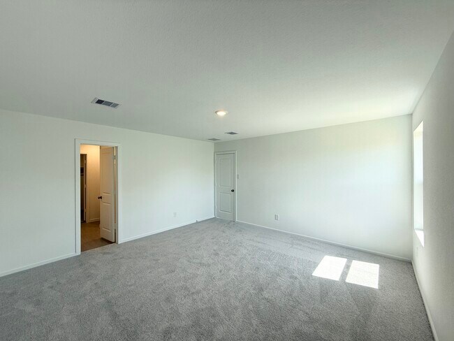 Building Photo - 28907 Bison Haven Dr