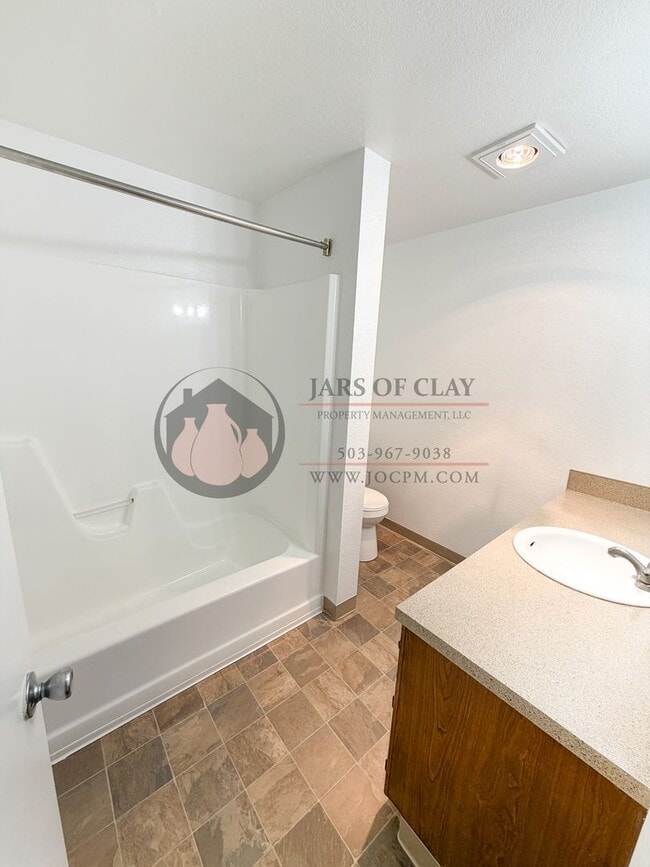 Building Photo - 1/2 Off First Full Month's Rent | 2 Bed/1 Bath in Keizer | Ground Floor | W/D Hookups