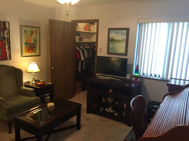 SECOND BEDROOM - 3212 Clifton Ave