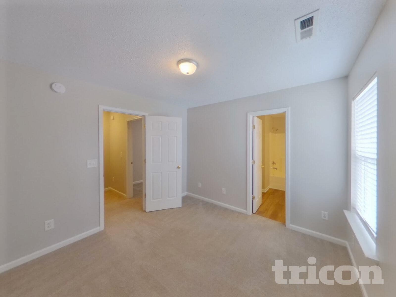 Building Photo - 381 Valley Heights Ln