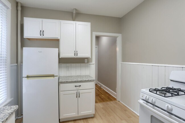 Building Photo - 119 Herr St