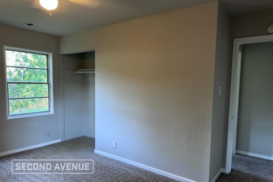 Building Photo - 5458 N Crooked Creek Dr