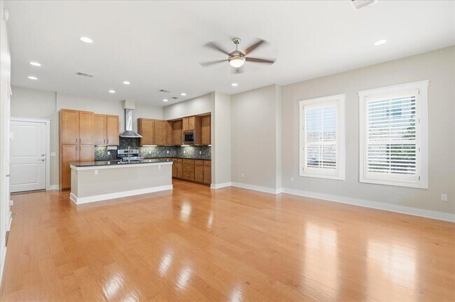 Building Photo - 2520 Bluebonnet Ln