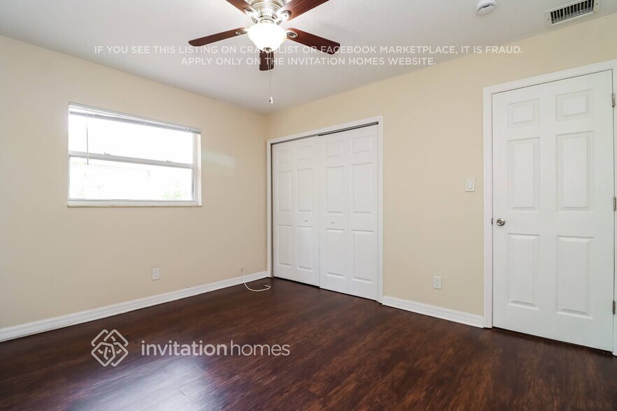 Building Photo - 2512 Casilla Wy S