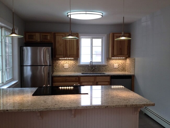 Building Photo - A Cozy 2 bed/1 bath Oasis in Central Boulder! Owner credits application fees! AVAILABLE SEPTEMBER...