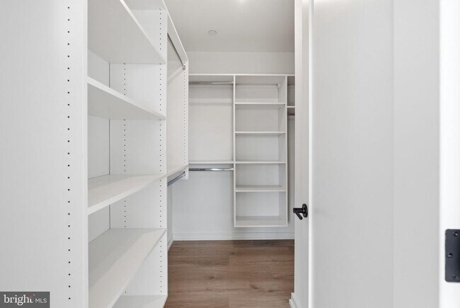Building Photo - 209 New St