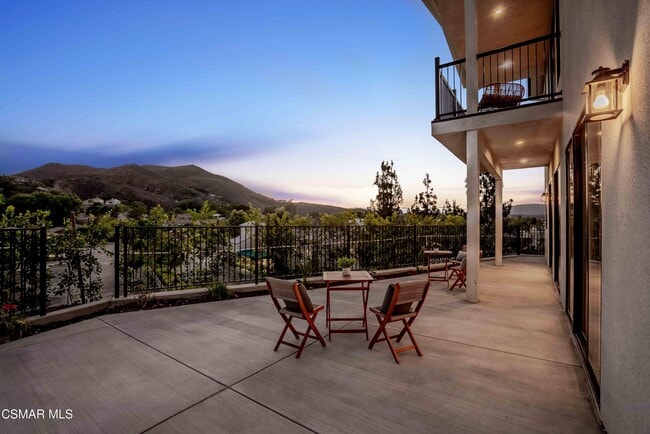 Building Photo - 252 Capri Dr