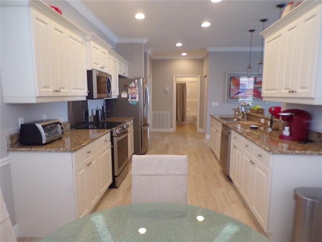 Building Photo - 25535 Heritage Lake Blvd