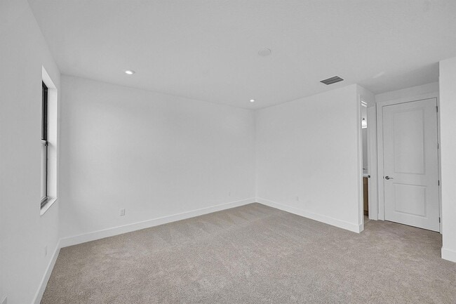 Building Photo - 13917 Vivant Dr