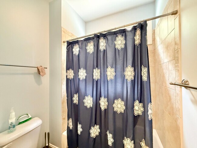Building Photo - **OFFERING WAIVED APPLICATION FEES** Luxur...