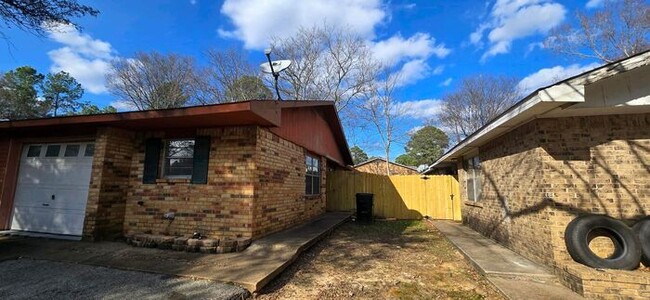 Primary Photo - Available Now! 3/2 in Longview