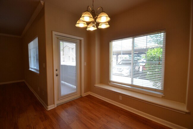 Building Photo - 6924 Ash Creek Heights
