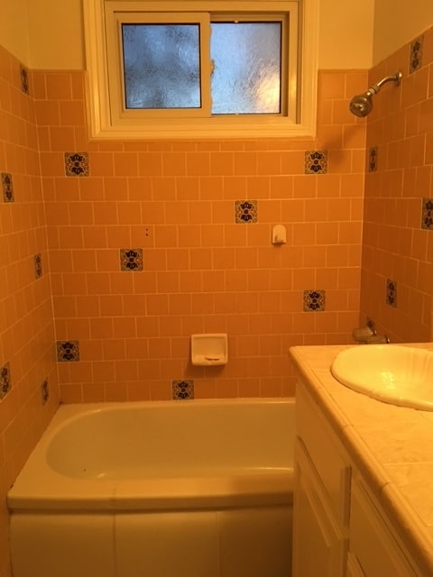 Building Photo - 5729 Bertrand Ave