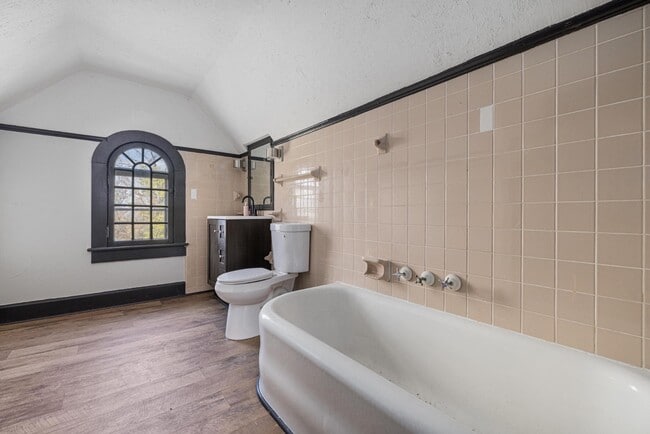 Building Photo - 3800 Memorial Blvd