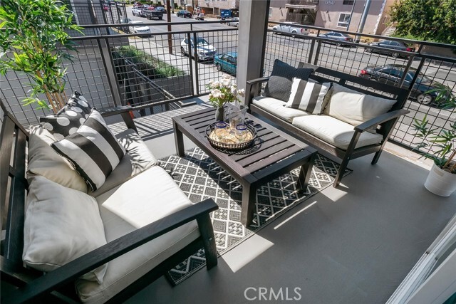 Building Photo - 13538 Vanowen St