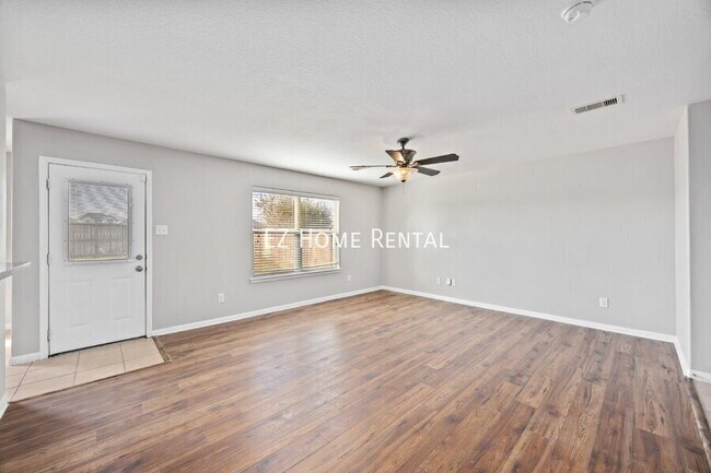 Building Photo - 16267 Silver Wing Ln