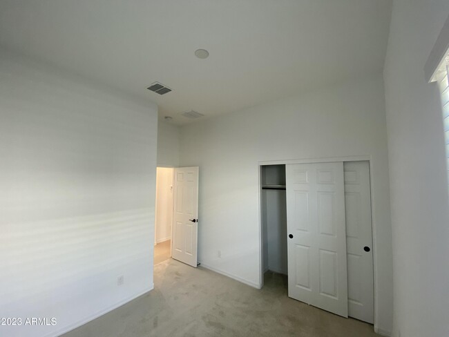 Building Photo - 442 W Golden Aspen Dr