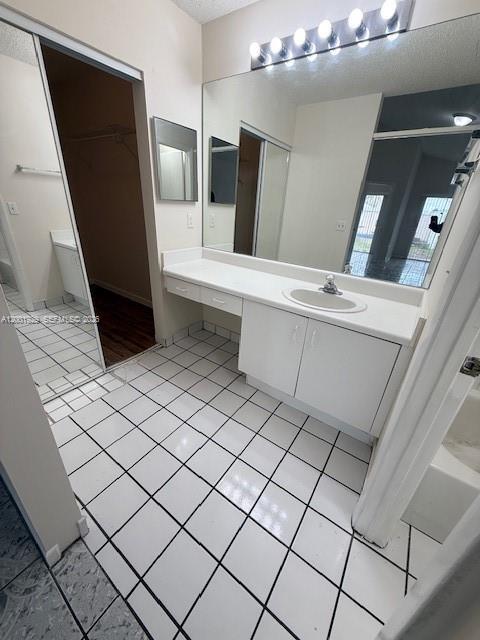 Building Photo - 1034 W Jasmine Ln