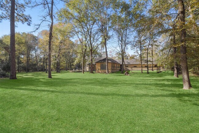 Building Photo - 5 Oak Crest Cir