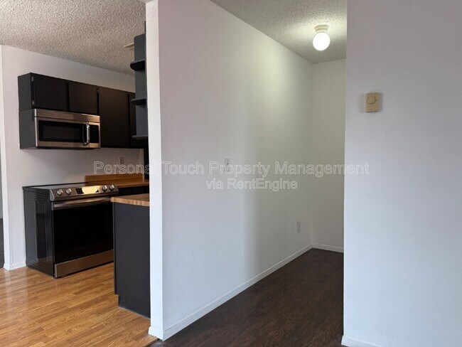 Building Photo - 2131 2nd Ave E