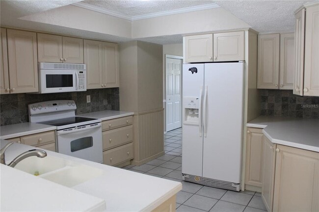 Building Photo - 4215 18th Ave Dr W