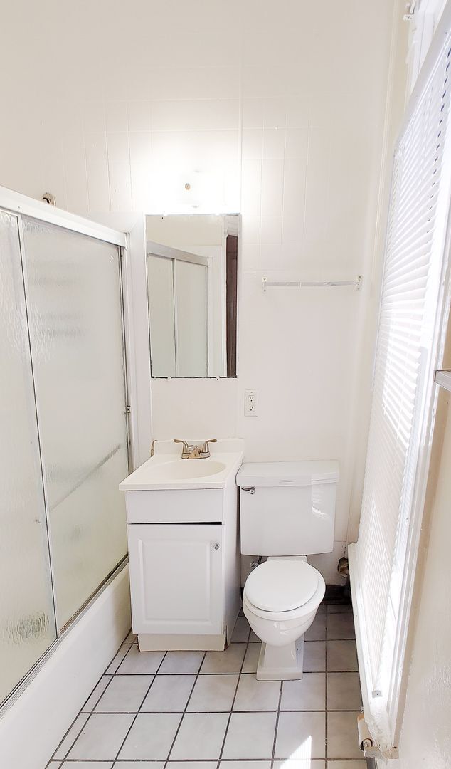 Building Photo - COMPLETELY UPDATED!! 2 bed/1 bath Close to Wexner Medical Center!