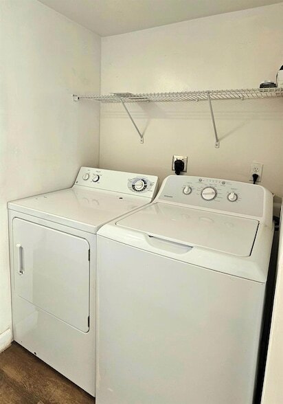 Building Photo - 1501 Crescent Cir