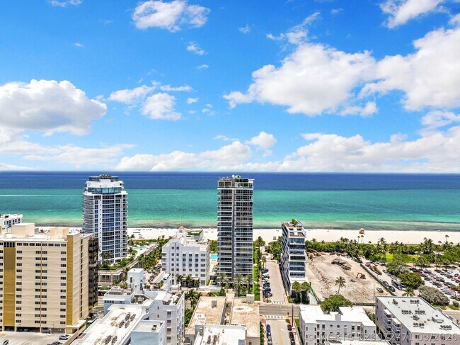 Building Photo - 3710 Collins Ave