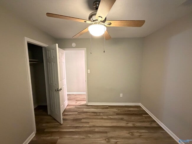 Building Photo - 1087 Seminary St