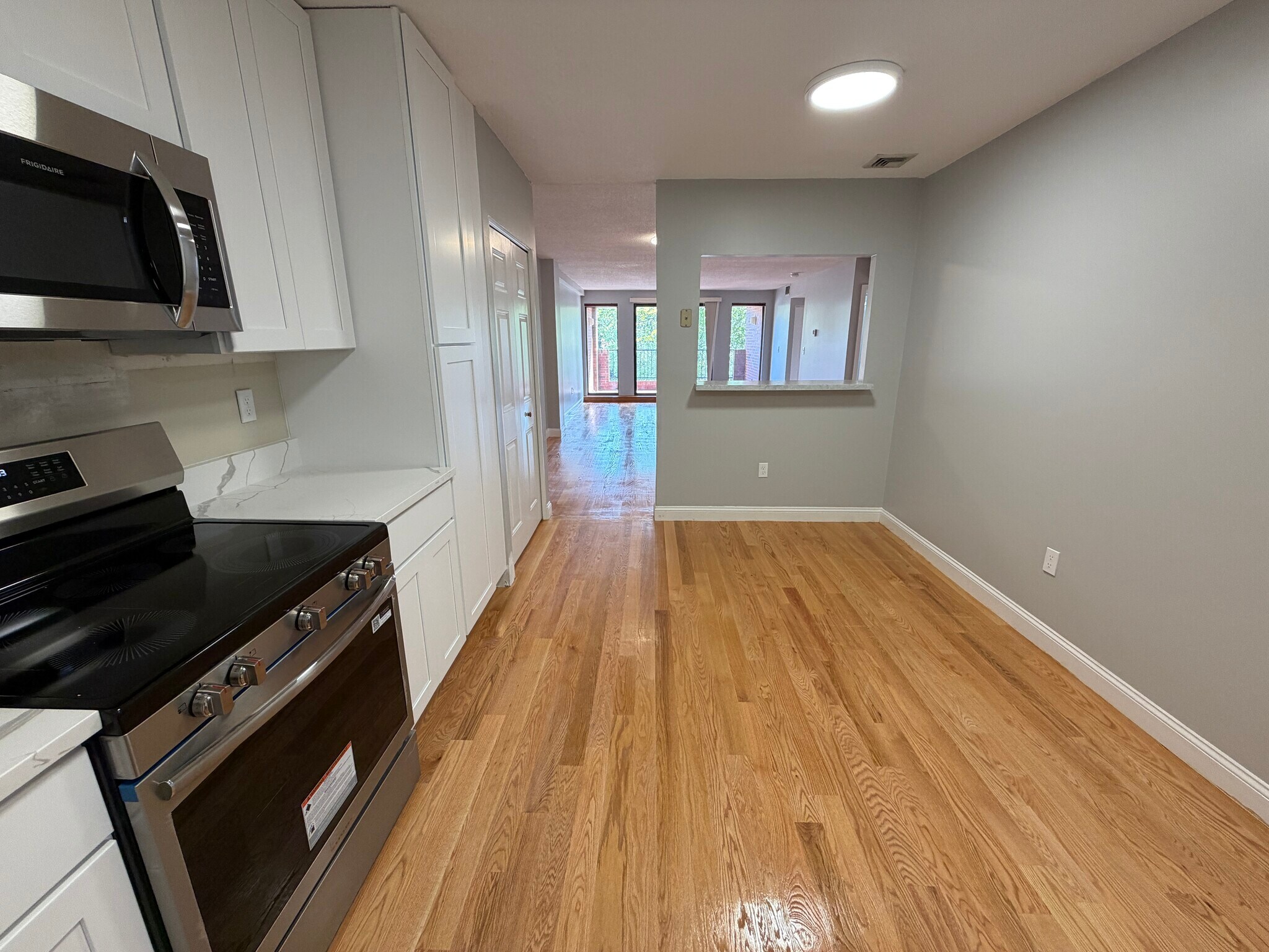 Building Photo - 1751 Beacon St