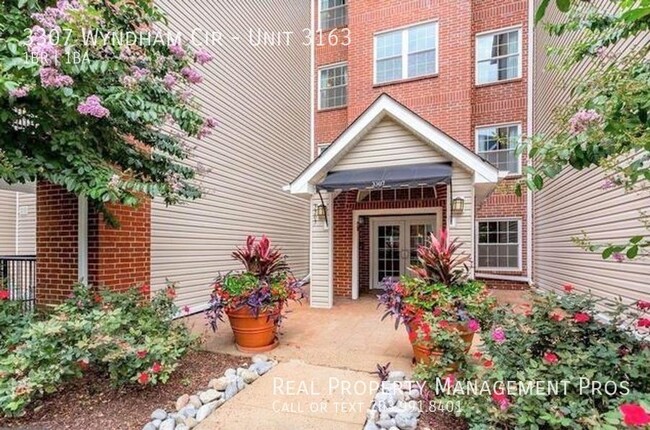 Building Photo - Excellent Condo in Gated Community- Free M...