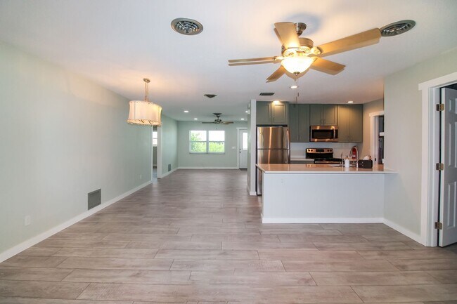 Building Photo - 1616 Jupiter Rd