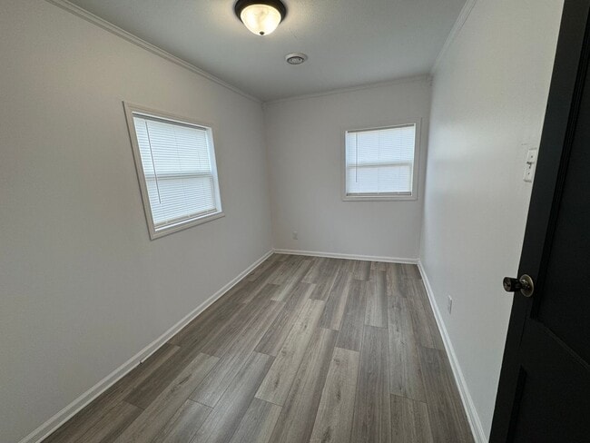 Building Photo - Single Family House