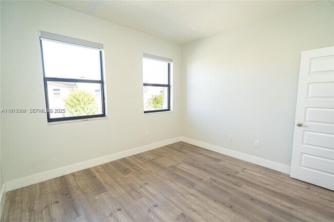 Building Photo - 10574 NW 81st Terrace