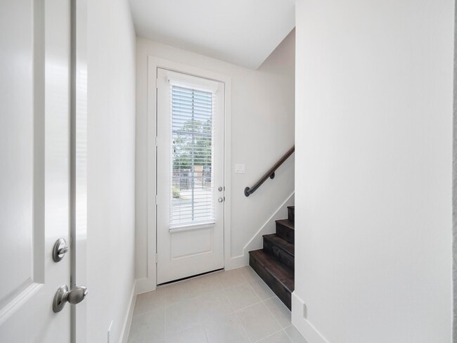 Building Photo - 2007 Bauer Dr