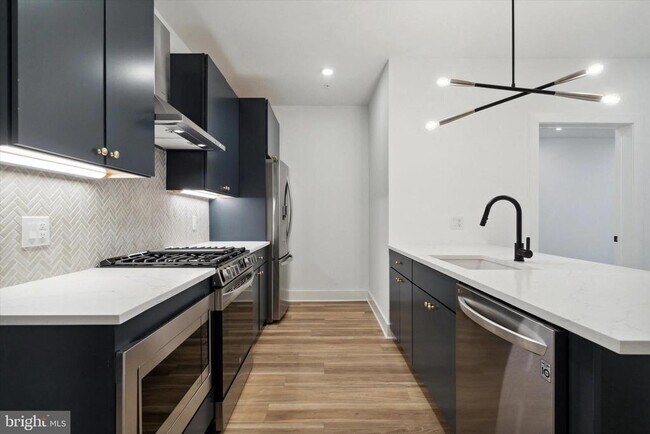 Building Photo - 2636 E York St