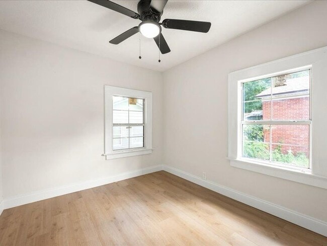 Building Photo - 45 W 55th St