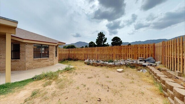 Building Photo - Northeast El Paso 5bed Refrig A/C house in...