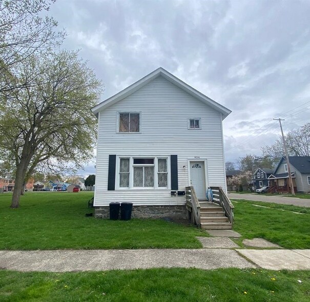 Primary Photo - 834 Pine St